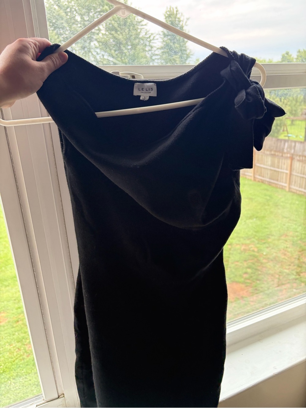 LELIS (boutique dress) Black One-Shoulder Bow-Accent Dress